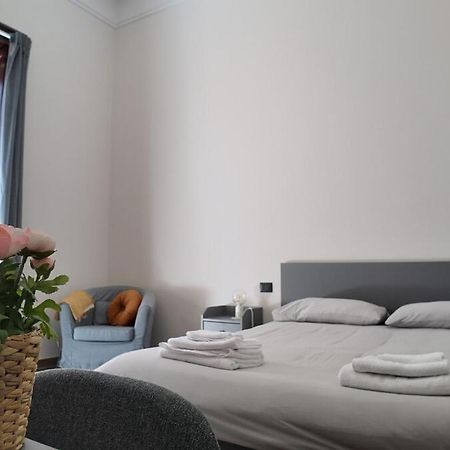 Casa Manu Nuovo Appartamento In Centro Storico ベネヴェント エクステリア 写真