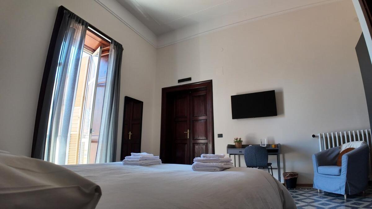 Casa Manu Nuovo Appartamento In Centro Storico ベネヴェント エクステリア 写真