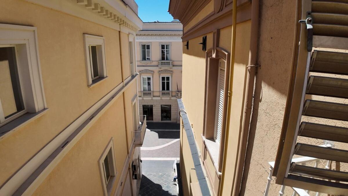 Casa Manu Nuovo Appartamento In Centro Storico ベネヴェント エクステリア 写真